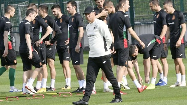 Готови за подвиг: "Лъвовете" кацнаха на Острова