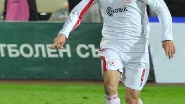 Коко Динев прибира в Локо Пловдив бек на ЦСКА