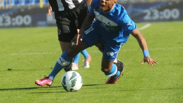 Гари Родригес се моли на Спортинг да го купи