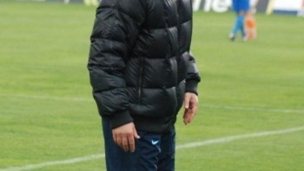 Ясен Петров поема школата на Левски