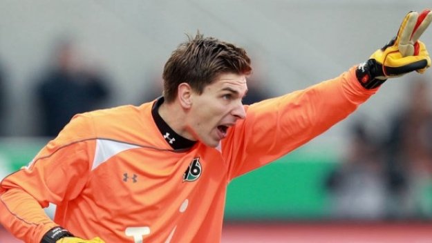 Льов повика дебютант вратар