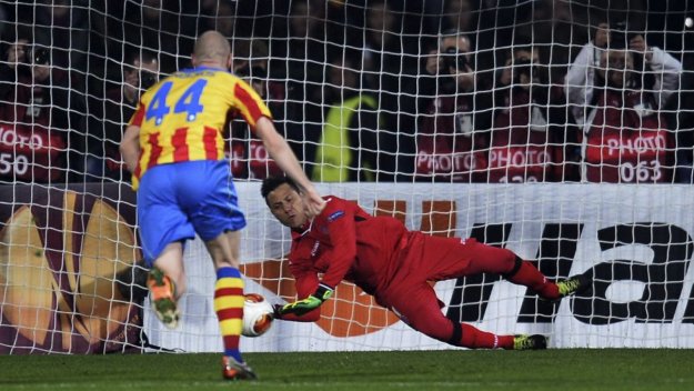 Вратарят на Валенсия е специалист на дузпите