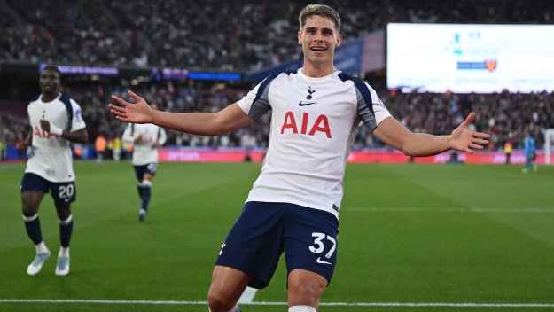 Как един защитник се превърна в голмайстора на Тотнъм