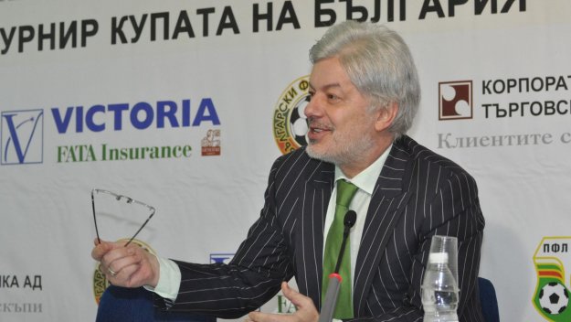 Вальо Михов: Пената следеше играчите със свои СРС-та