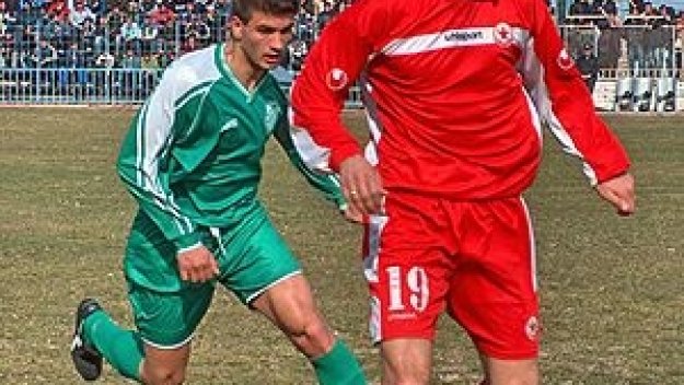 Хебър би &quot;червения&quot; дубъл с 2:1