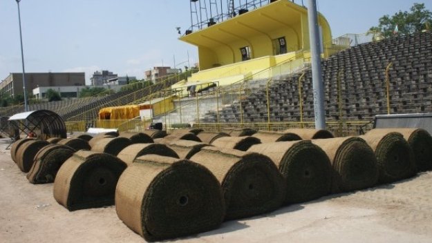 Машина от Гърция ще положи настилката на &quot;Колежа&quot;