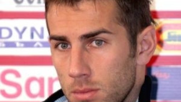 ФИФА не чува зова на Академик за Саката