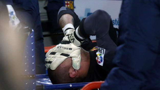 Кошмар за Барса: Валдес скъса връзки на коляното