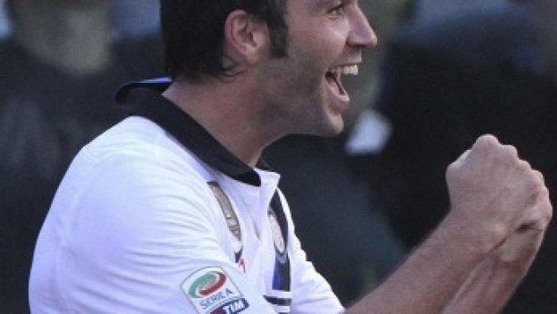 Интер с първа победа