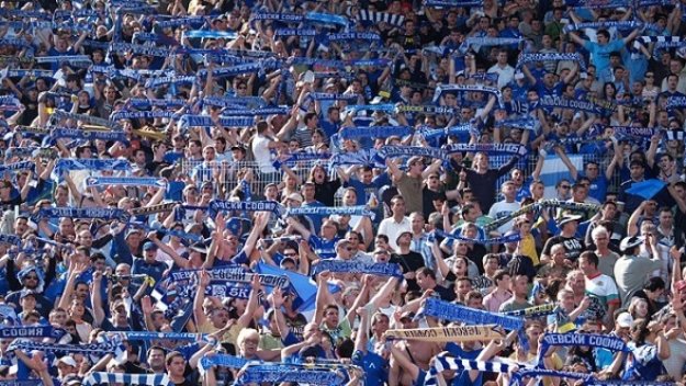 Сектор &quot;Б&quot; застана зад Ясен и Гонзо