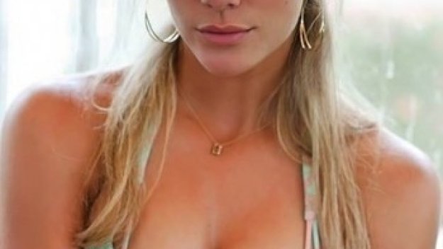 Едрогърдата Декър обяви: Мъжете се страхуваха от мен