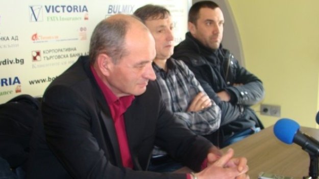 Шефът на Ботев Пловдив: Проспахме половината сезон и сега гоним дивото