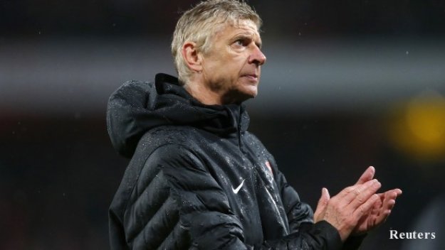 Венгер на среща с Игуаин