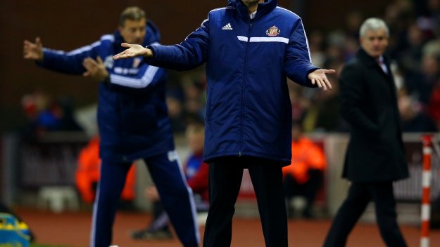 Стоук спря устрема на Съндърланд