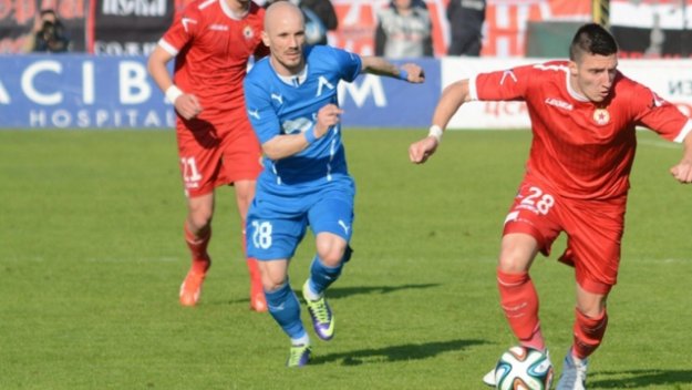 Топчо пуска Рамос титуляр за Левски срещу Локо Пловдив