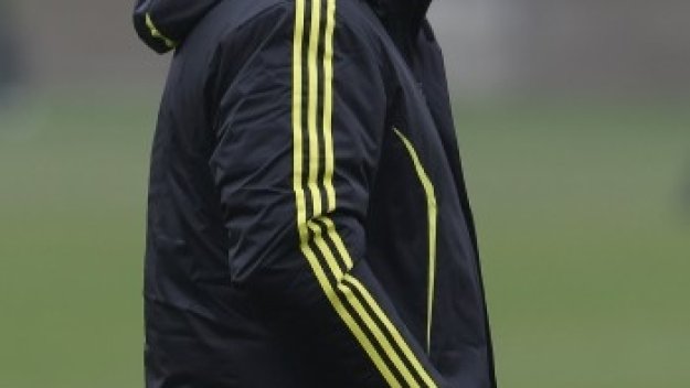 ФА няма да наказва Далглиш за псувните по адрес на Венгер