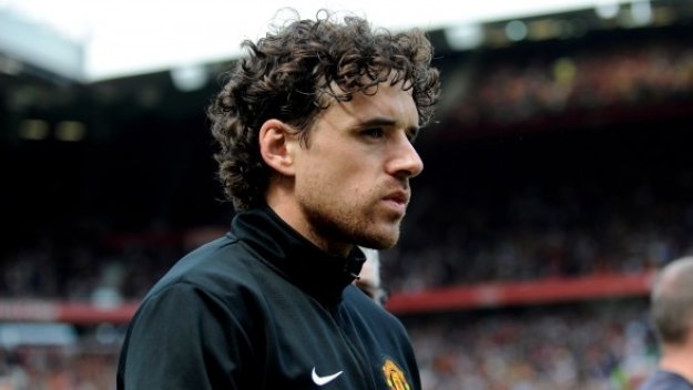 Оуен Харгрийвс шокиращо преминава в Манчестър Сити