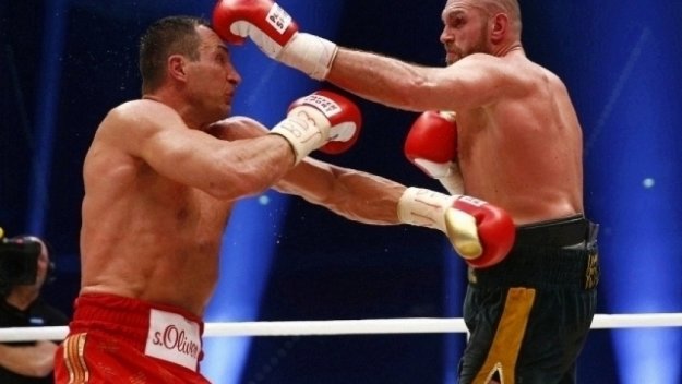 Пак отложиха двубоя между Кличко и Фюри!