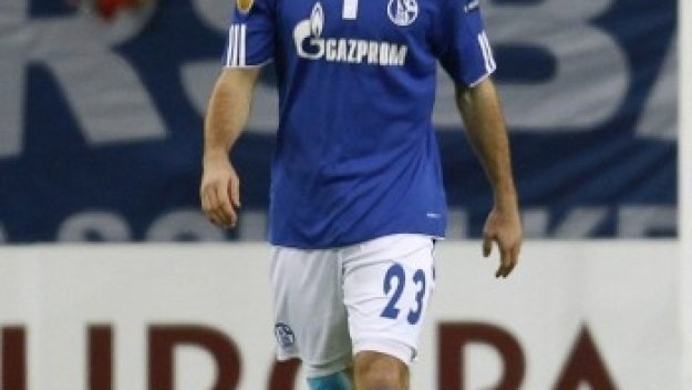 Барса се цели в ляв бек от Шалке