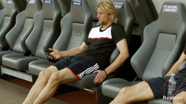 Халф и дълбока резерва запълват дупките в защитата на Байерн