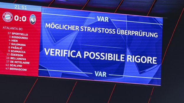 Ще маха ли мудния и калпав VAR? УЕФА взе решение!