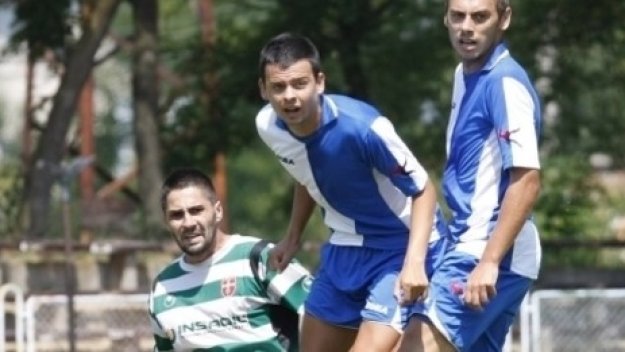 Левски иска защитник на Черноморец