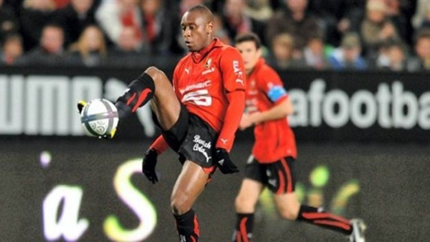 Рен застигна Лил на върха във Франция