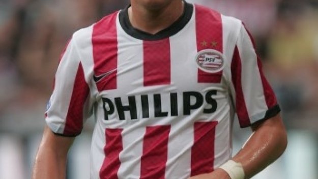 Анжи купи звездата на ПСВ Айндховен