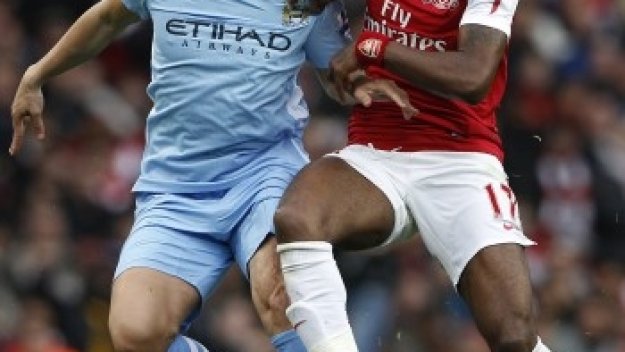 Барселона и Арсенал спазарили Алекс Сонг?