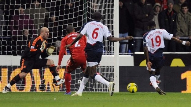 Болтън разнебити Ливърпул