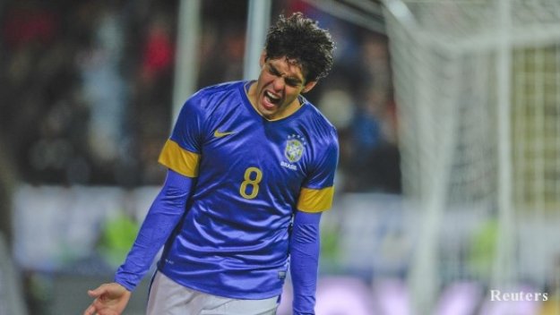 Бразилия писа &quot;отличен&quot; 6 на Ирак, Кака се завърна с гол и асистенция