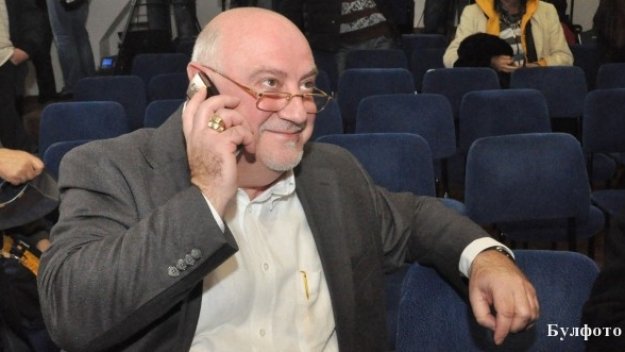 Константин Баждеков откаран по спешност в болница!