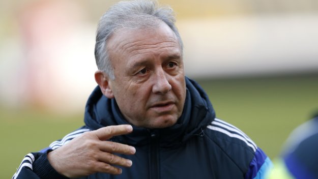 Дзакерони фаворит да замени Прандели след Мондиала