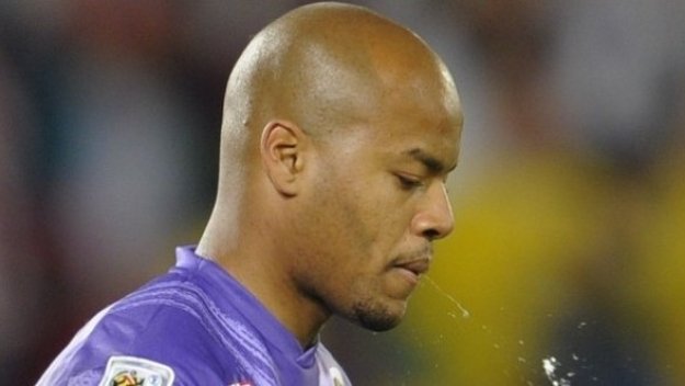 Има вариант М'боли отново да заиграе в ЦСКА