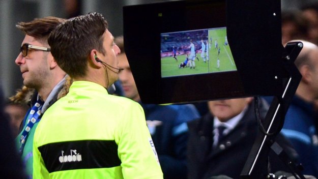 ФИФА се хвали: VAR работи с 98.9% точност!