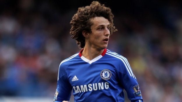 Барселона съзерцавала Давид Луис