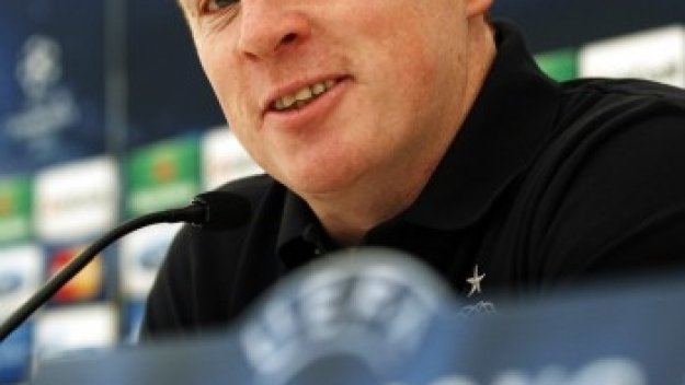 Задават идиотски въпроси на боса на Селтик в Москва