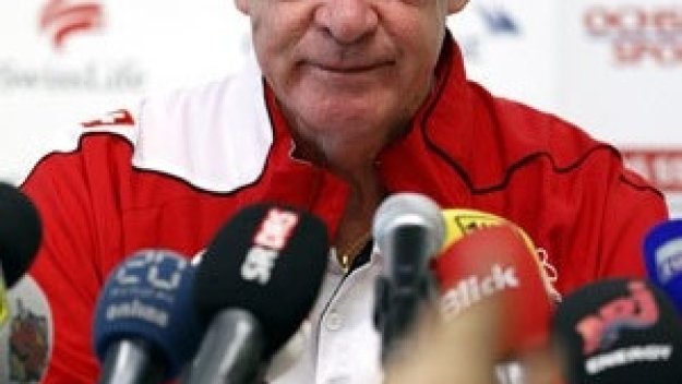 Хитцфелд омайва с лъжи