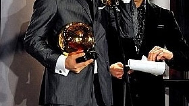 Бербатов влезе в топ 100 на богаташите в Англия