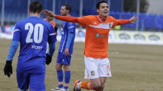 Литекс продължава да мачка при Стоичков