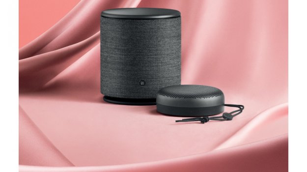Bang&Olufsen създава романтика в дома ви с тонколоните Beoplay A1 и M5