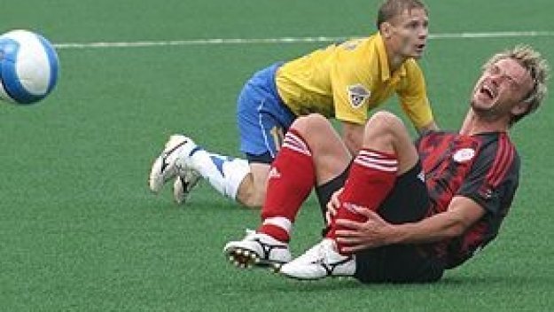 Захари Сираков с първия червен картон в Русия в дебюта на Херо