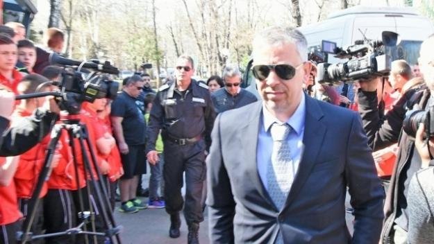 Скандално: Заразен с коронавирус от Левски пуши наргиле в Студентски град?