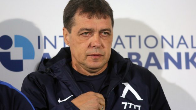 Хубчев финтира шпионите с... немски език