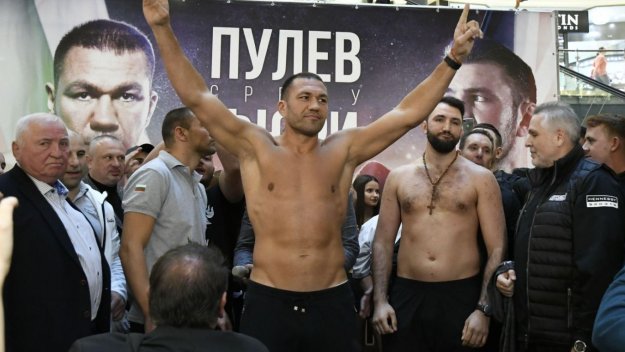 На кантара: Кобрата е с 2 килограма по-тежък от Фюри + ГАЛЕРИЯ