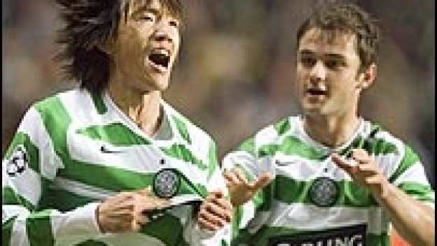 Селтик би Манчестър Юнайтед с 1:0 и се класира за осминафиналите