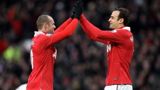 Бербатов - играч на мача срещу Блекпул, Руни - определен за издънката