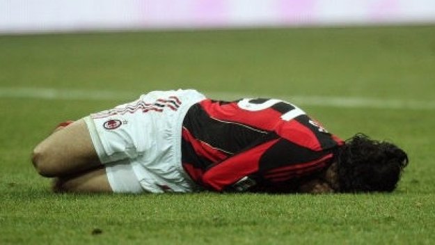 Даниеле Бонера и Никола Легроталие в болница след мача с Лацио