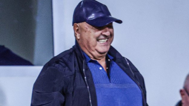 Венци Стефанов с куп бисери след боя над Левски