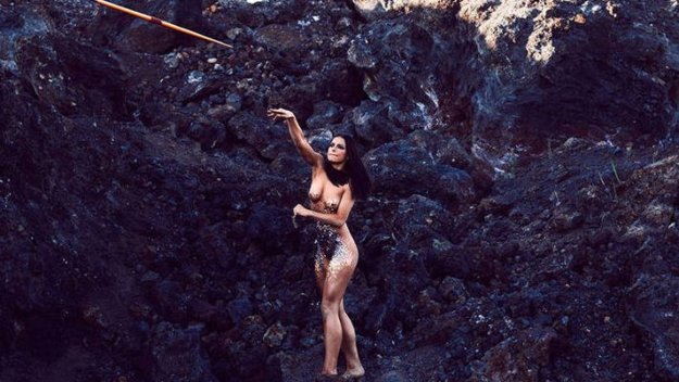 Фотограф направи откровен спортен календар + СНИМКИ